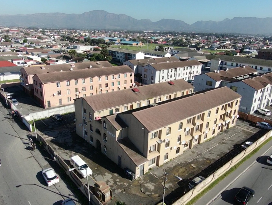 2 Bedroom Property for Sale in Grassy Park Western Cape
